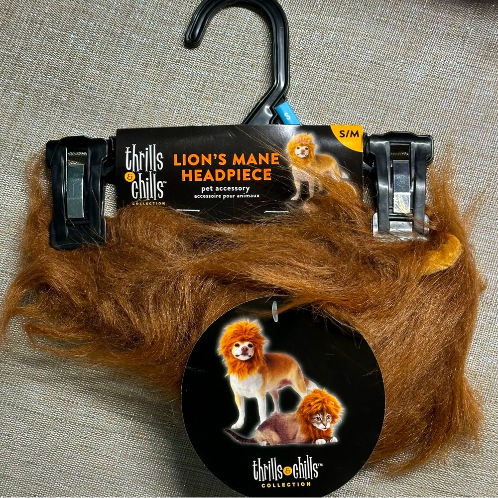 Lion’s mane headpiece for pets